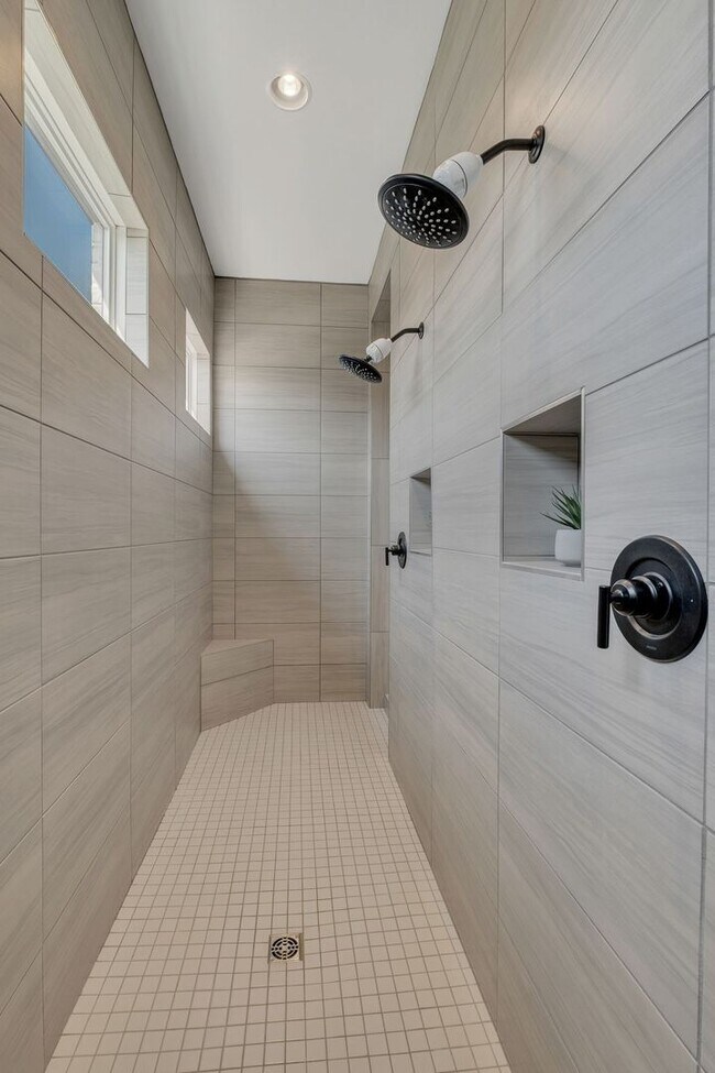 Building Photo - 6409 HIgh Top Ct