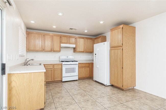 Building Photo - 10667 April Rose Ct