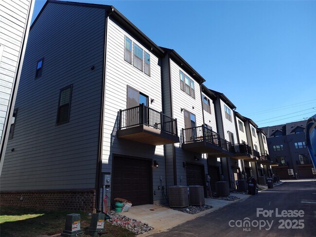 Building Photo - 6025 Fonsac Ln