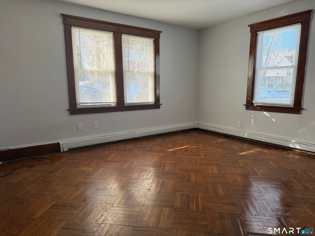 Building Photo - 118 Riverview Ave