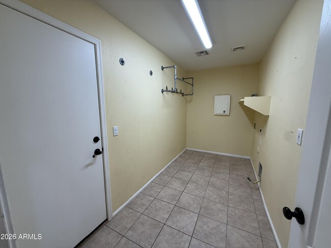 Building Photo - 4588 E Indian Wells Dr