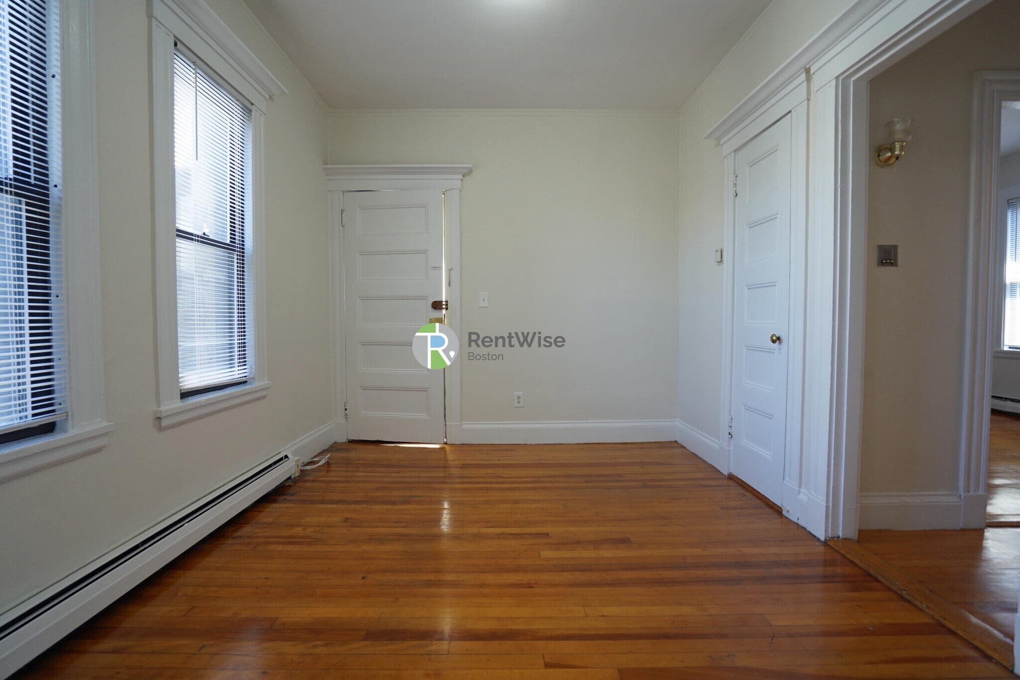 Building Photo - 72 Gardner St