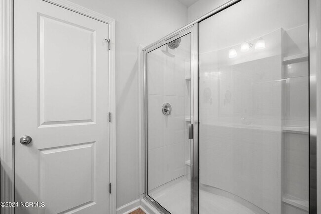 Building Photo - 7334 Chipley Dr