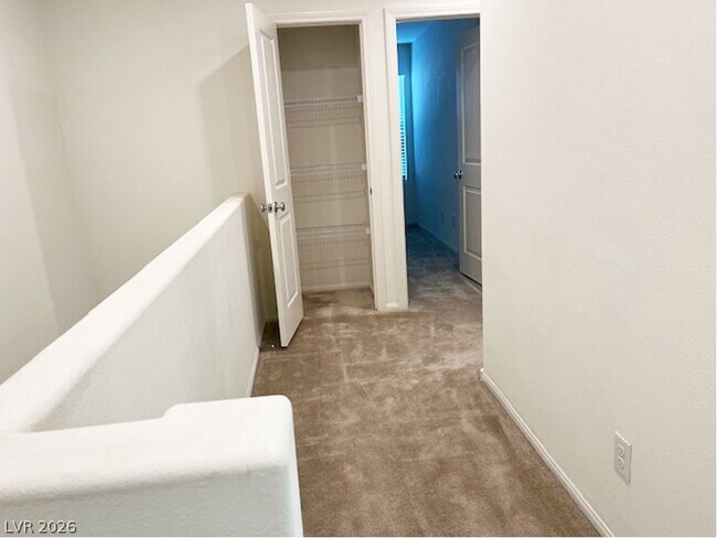 Building Photo - 5363 Lazy Breeze Ave