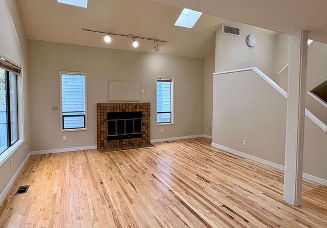 Building Photo - Bright and Spacious Newcastle Home -Open House Saturday the 27th 4:00-5:00
