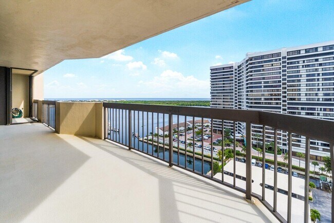 Building Photo - 108 Lakeshore Dr