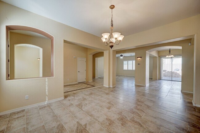 Building Photo - AVAILABLE NOW IN SHAMROCK ESTATES GILBERT!!!