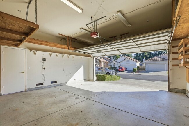 Building Photo - Desirable North Napa 3 Bed Single-Family Home