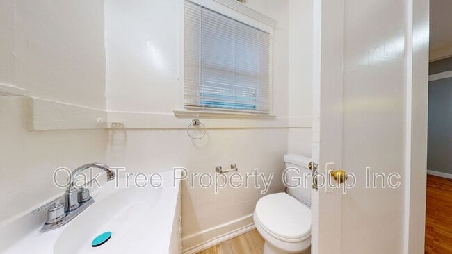 Building Photo - 1502 Alice St