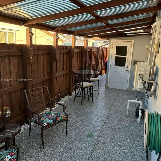 Building Photo - 6720 Charleston St