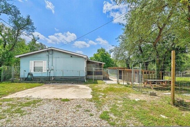Primary Photo - 7807 Williamson Creek Drive