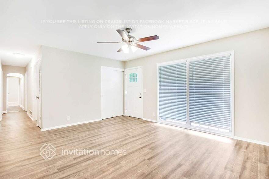 Building Photo - 2496 Montezuma Cir