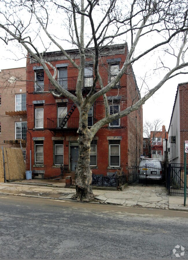 Primary Photo - 15 Gunther Pl