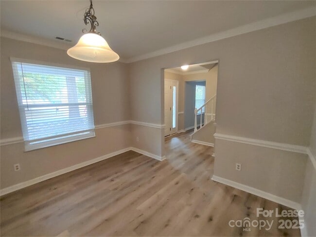 Building Photo - 11523 5 Cedars Rd