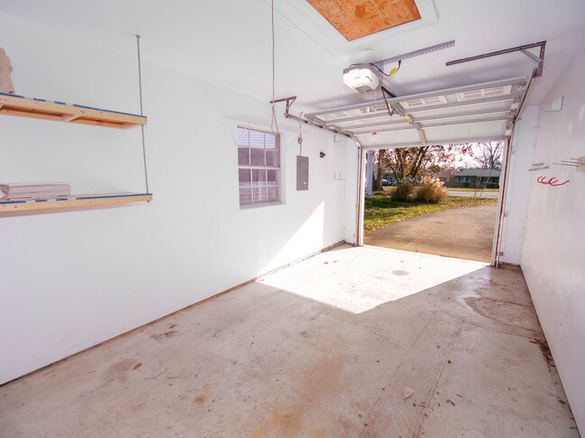 Building Photo - Beautiful 3-bedroom ranch on a quiet cul-de-sac in Anderson Township!