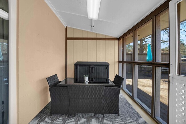 Building Photo - 115 Hale Loop