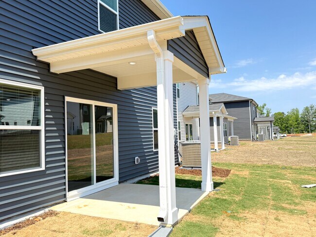Building Photo - 5 and A Loft single family for sale