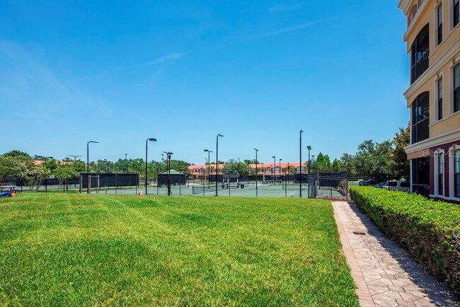 Building Photo - 13941 Clubhouse Dr