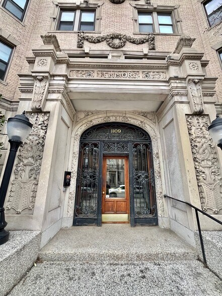 Building Photo - 1109 Boylston St