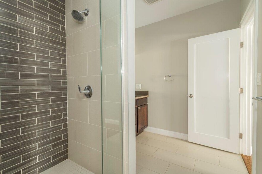 Building Photo - 289 D St