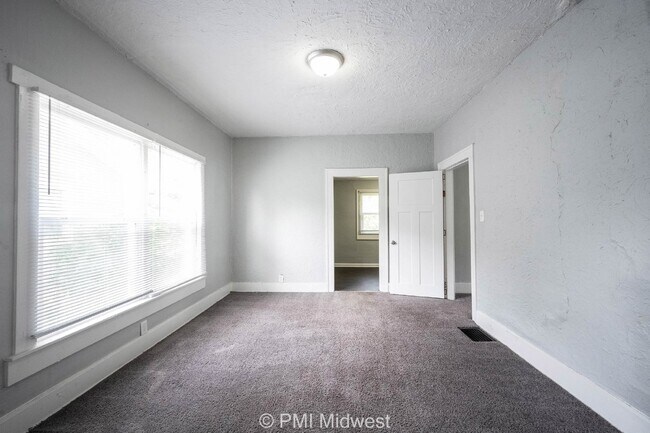 Building Photo - 1118 King Ave