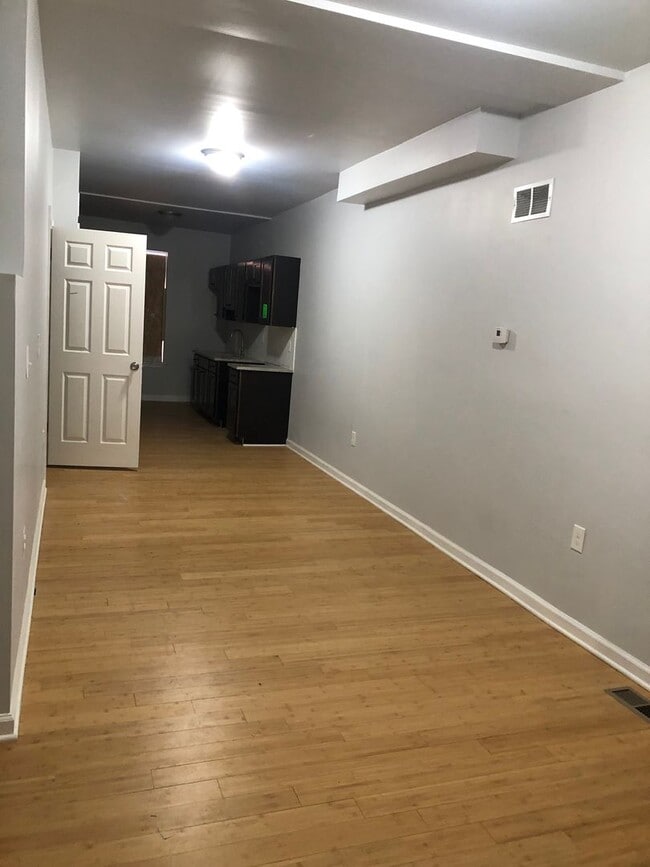 Building Photo - Approved 2 or 3 Bedroom Voucher 1.5 Bathroom