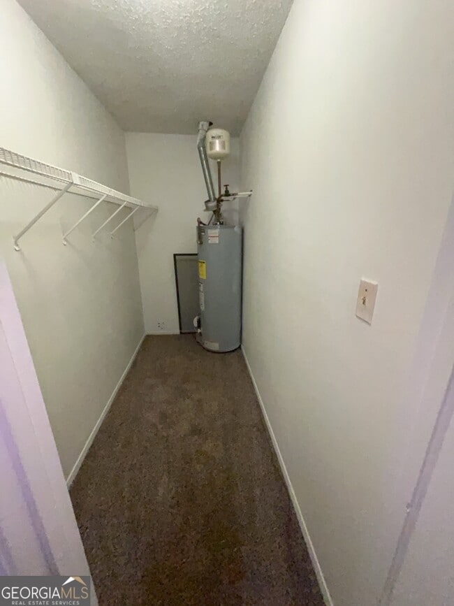 Building Photo - 6349 Holcomb Way