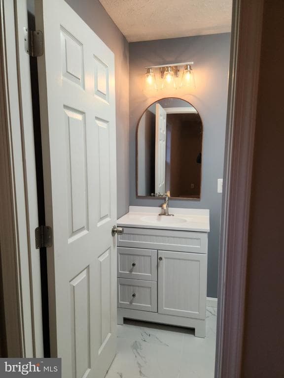 Building Photo - 4101 Canopy Way