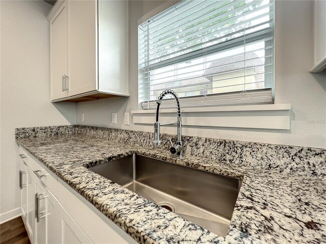 Building Photo - 3715 W Wisconsin Ave