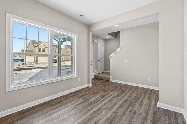 Building Photo - 441 Friendly Ave