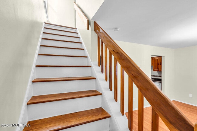 Building Photo - 438 Oak Knoll Dr