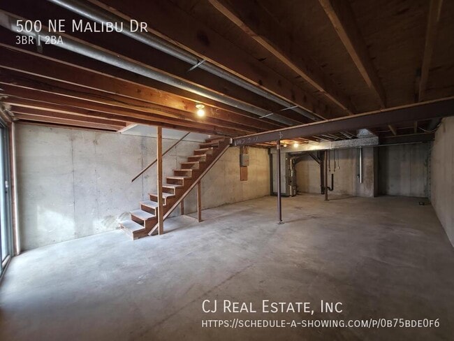 Building Photo - 500 NE Malibu Dr