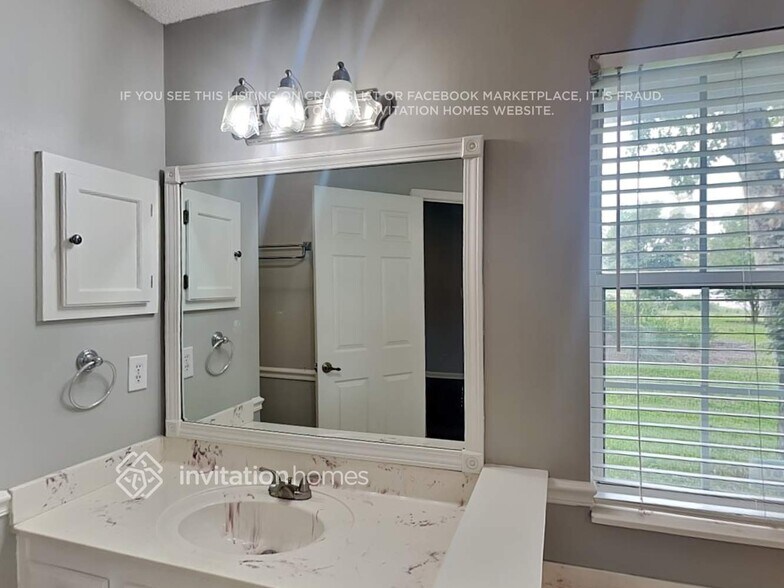 Building Photo - 12015 Stacy Scott Ct
