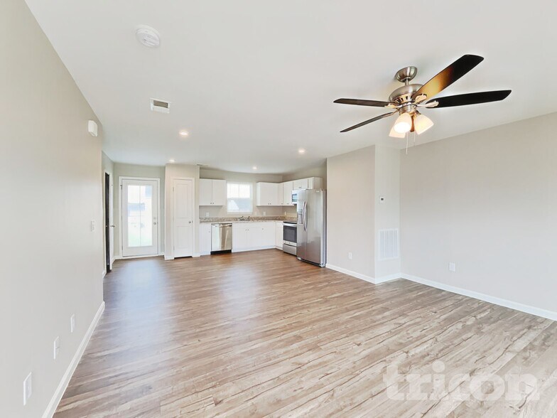 Building Photo - 711 Jacobs Trl