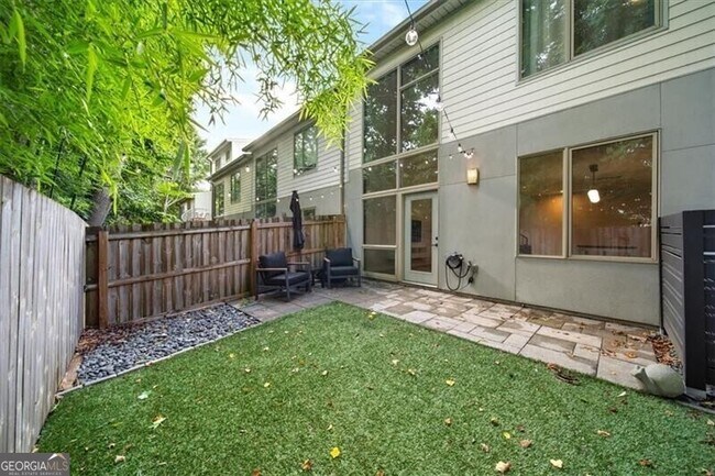 Building Photo - 1364 Rietveld Row NW