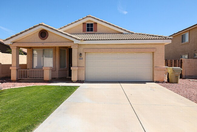 Building Photo - 4bed with pool