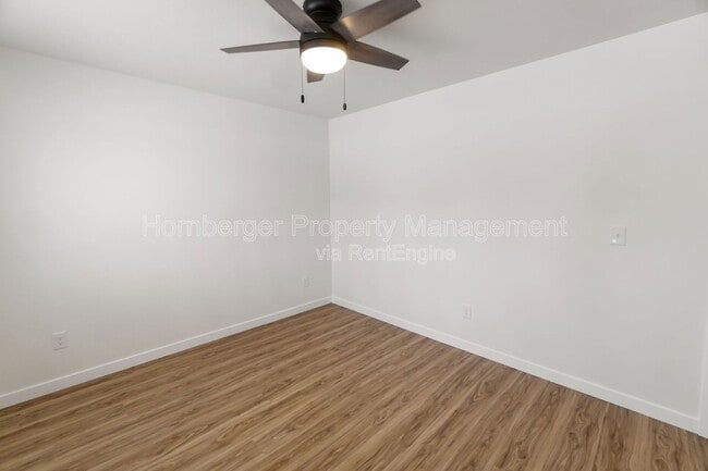 Building Photo - 2715 E Columbia Ave