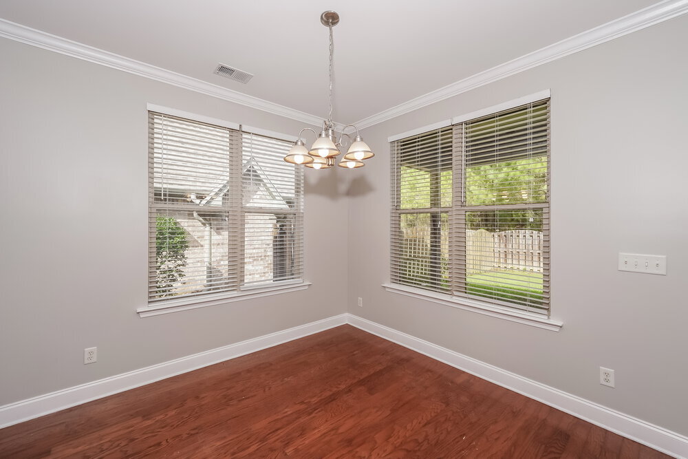 Building Photo - 1140 Overlook Dr