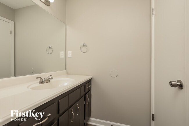 Building Photo - 1831 Palamino Dr