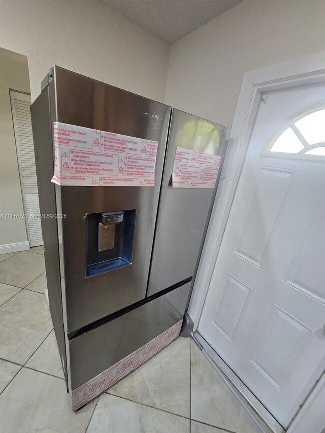 Building Photo - 5151 W Oakland Park Blvd