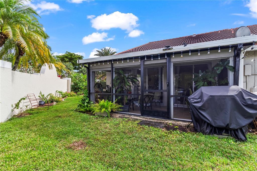 Building Photo - 7464 Pinewalk Dr S