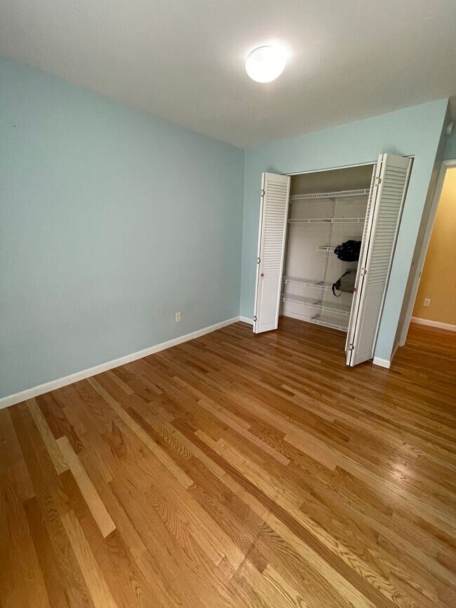 Building Photo - Lovely 3 BED / 2 BATH family home in Parkside neighborhood!