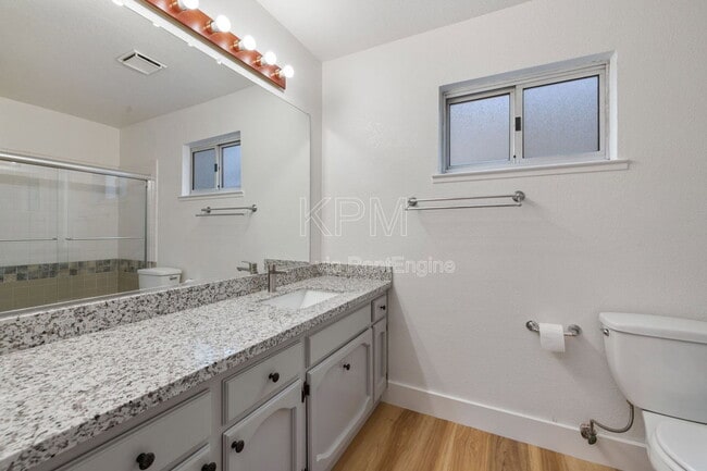 Building Photo - 9741 Treetop Dr