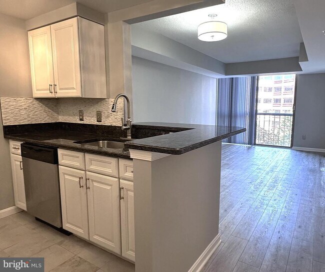 Building Photo - 4808 Moorland Ln