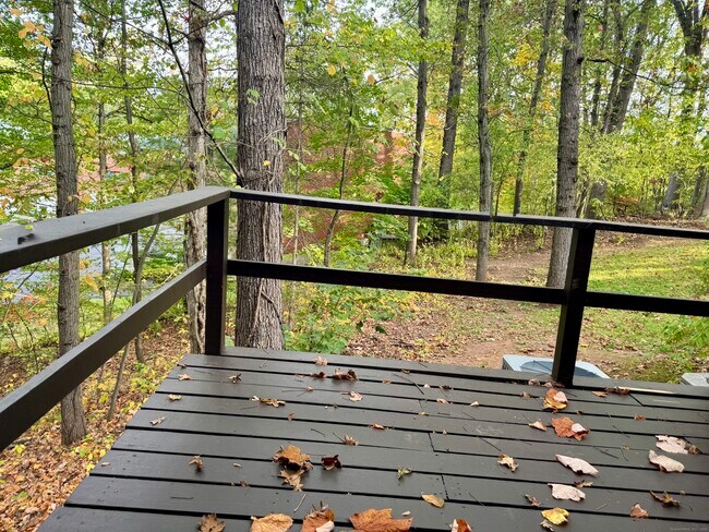 Building Photo - 550 Darling St