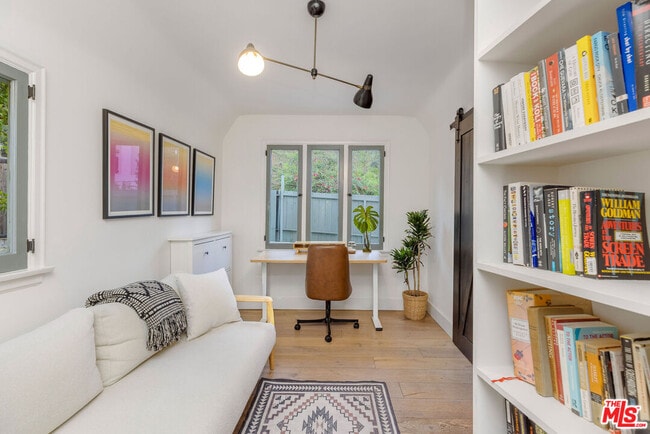 Building Photo - 5767 Tuxedo Terrace