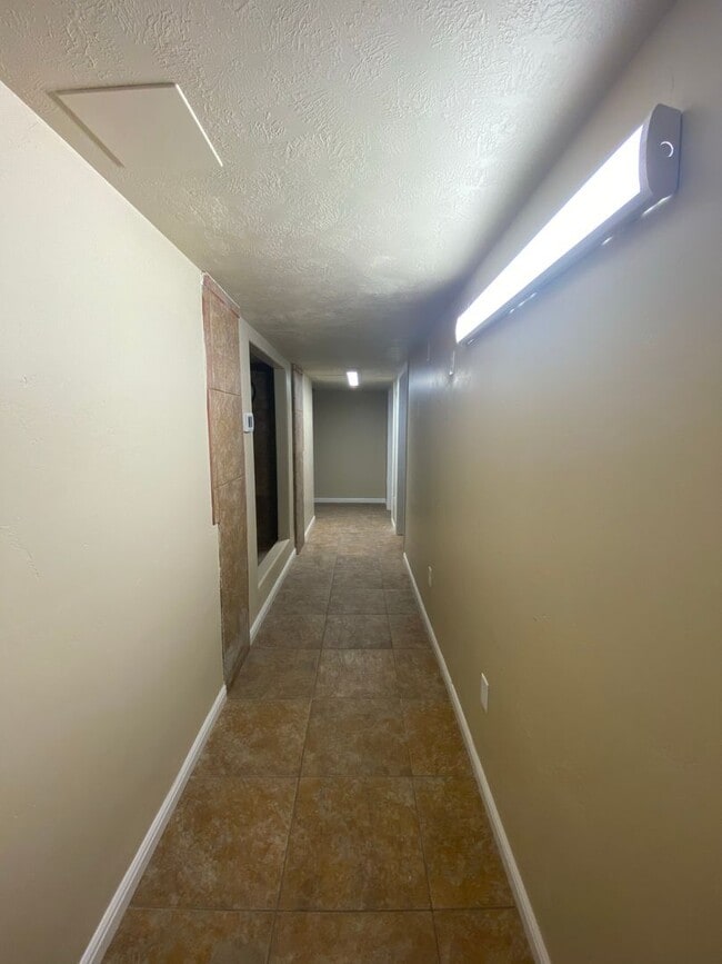 Building Photo - Hildale Apartment Utilities Included