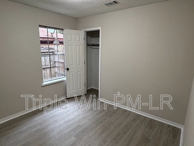 Building Photo - 10002 Stardust Trail