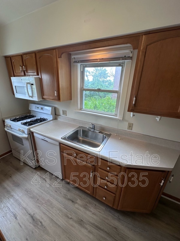 Building Photo - 204 Shoup St