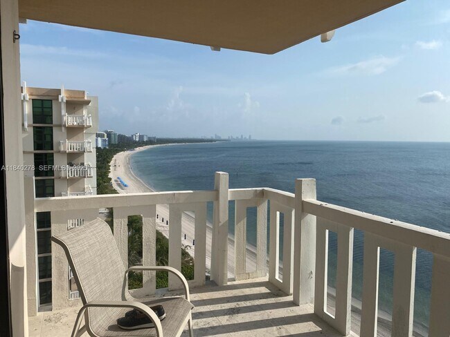 Building Photo - 1111 Crandon Blvd